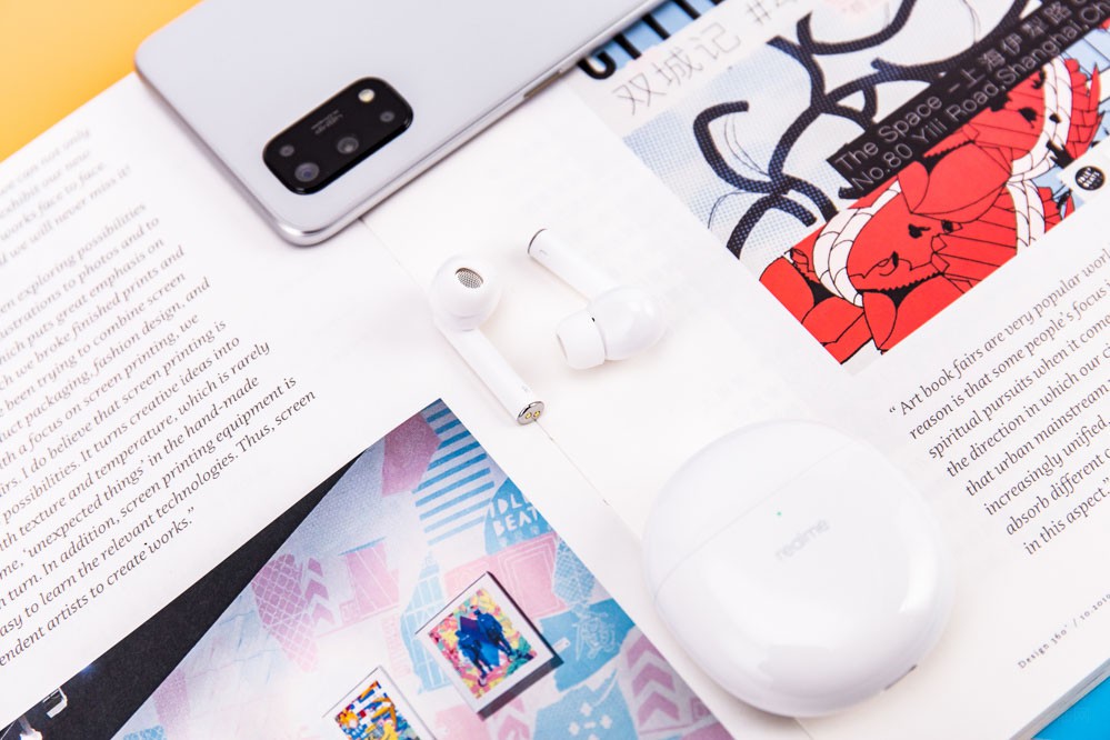 ����׷�󳬸��Լ۱ȵ��û�����������400��Ԫ�۸��õ�һ��֧���������롢���ʵ�У��ɫ��TWS��������������ʱ����ô�����ʵ���Ǻ��ʺ����ǡ�����������ʹ�õ���realme�ֻ����Ǹ�ֵ�����֣���������˵�����Ը��á�