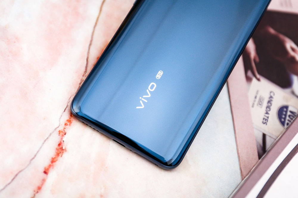 ȻΪάǿܣҲǲɻȱҪڣvivoΪû4500ʱأͬʱ18W˫䣬̶ʱõءѪ8GBڴ桢256GBҲ˴ճʹضϷͣҲܴڰƴֻУʱܿ֡