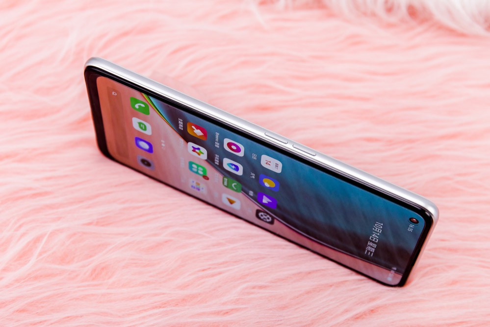 完美诠释“敢越级” realme真我Q2 Pro图赏 realme 真我Q2 Pro,realme 真我Q2 Pro图赏,realme 真我Q2 Pro天玑800U