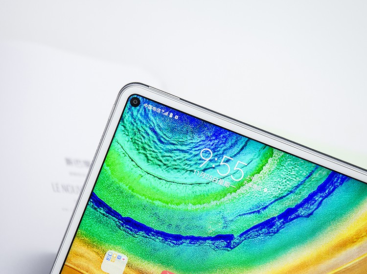 ��������ϣ���ΪMatePad Proƽ��ʹ�õ���COF��װ�������߿��Ϊ4.9mm������ж���ʾ��������Ϊ�߿�̫խ�ˣ�����ƽ����õ��Ǵ������ƣ���������ռ�ȴﵽ��90%����Ҳ��Ŀǰȫ����ռ����ߵ�ƽ���Ʒ��