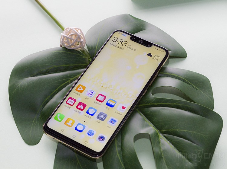 ���������һ��6.3Ӣ�������ȫ������������ǰ������ͷ����������Ԫ���������������У����������ռ�ȸߴ�83.4%���ټ���FHD+�ķֱ����Լ�19.5:9����Ļ������Ӱ��������������졣