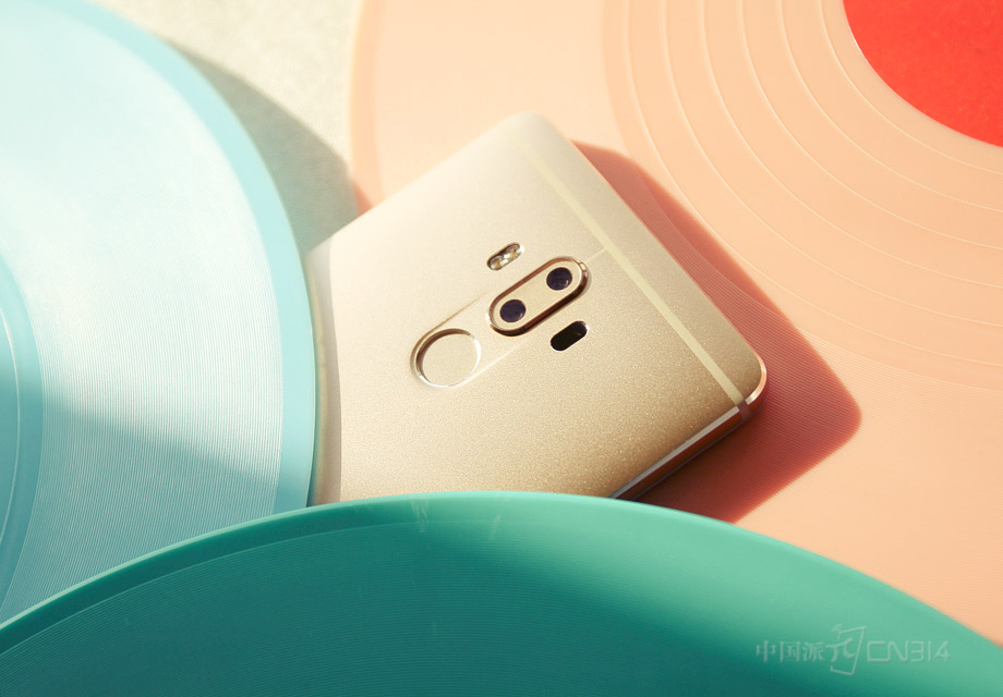 �������7 MAX���ظ�ͨ�����˺˴�����������14nm�Ƴ̴��죬�ڱ�֤���ܵ�ͬʱ������͹��ġ�