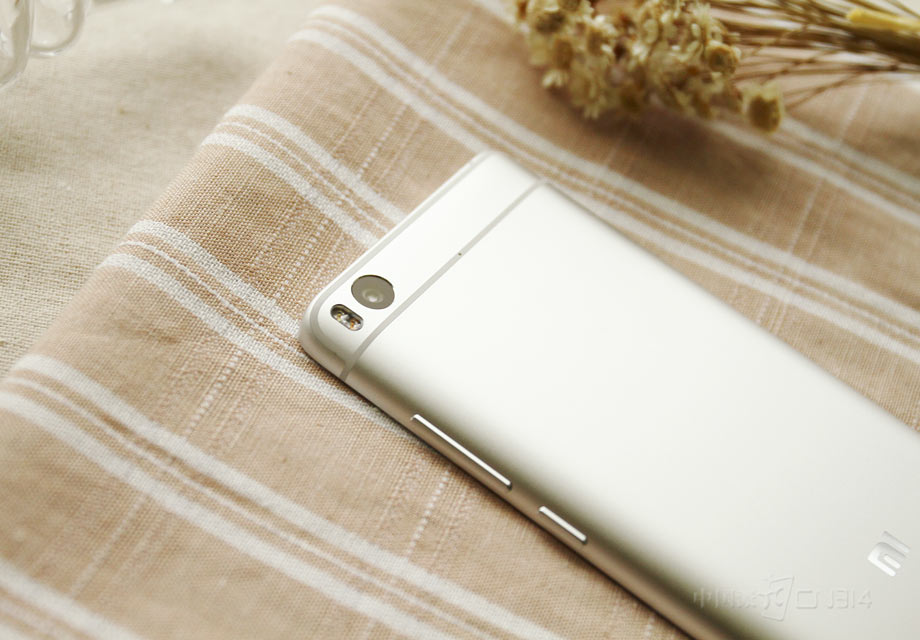 ˫ɫ�������λ�ڽӽ���Ե����1200�����ؾ�ͷ��ƽ�洦��û��ͻ��ķ����ֵ�õ��޵ġ�