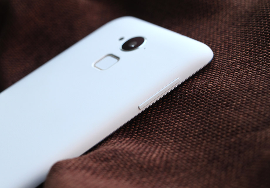 ��Ϊ���ۺͶ�λ��ԭ�򣬴���Note3��������ɲ��õ�������һ�廯��ƣ��߿���ȻҲ���������ˡ������������ڲ�֧��ȴ�����˲���ֲ��ʣ���Ҳ��ʹ�øû����־���һ���ķ�����