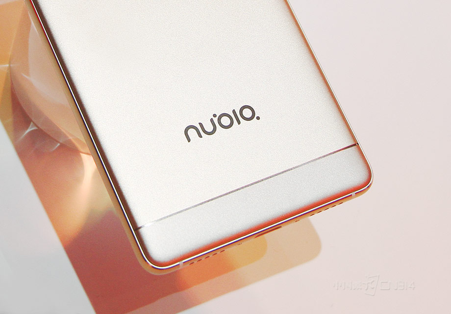 �����·����������Ŭ����Logo���ɻ����㾦��һ�ʡ�