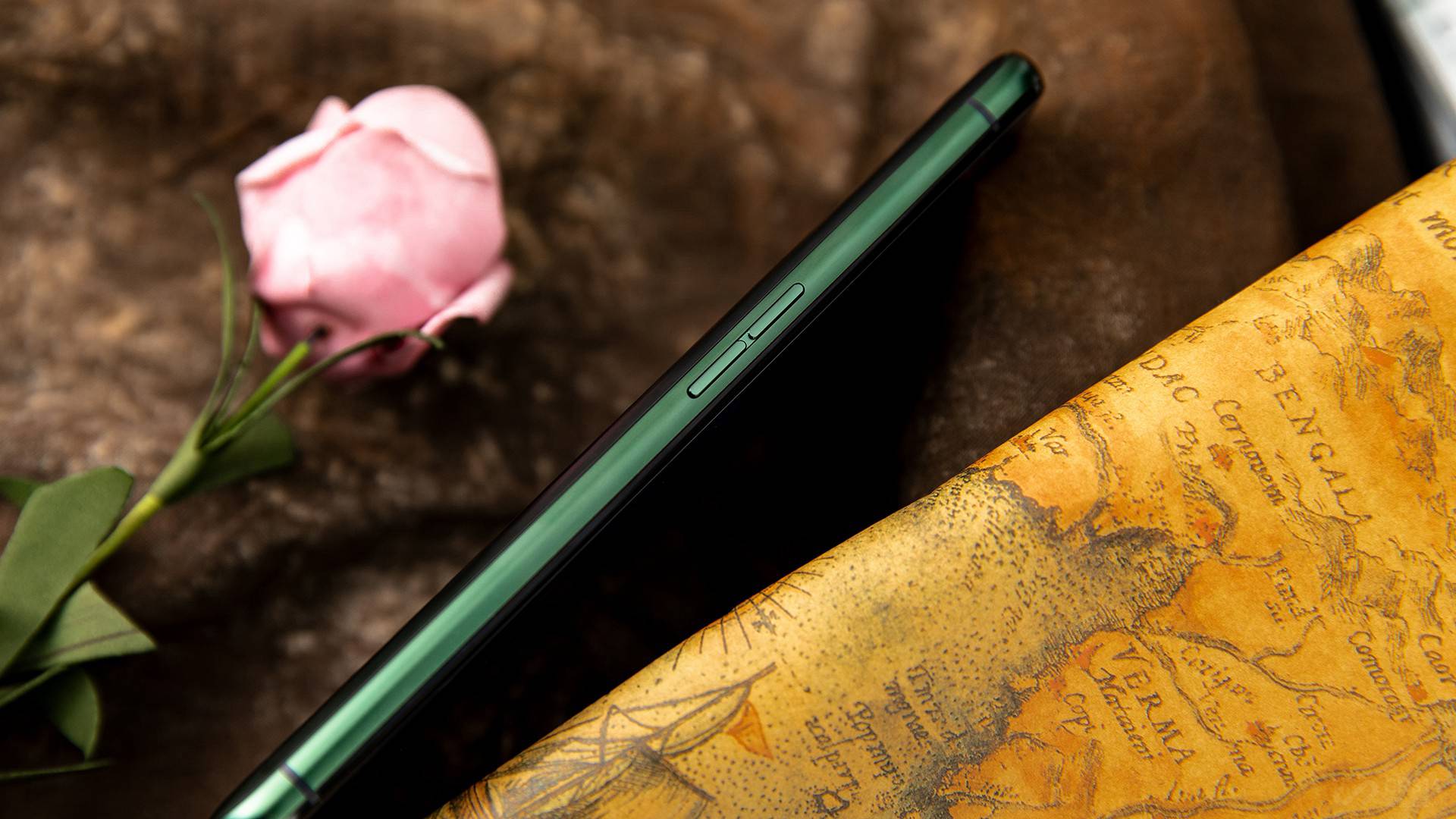 UFS3.0+LPDDR5�ǽ����ϰ����콢�ֻ�����������Ӳ�������䡱�����û���˵�����ǿ�����Ҫ�ض���ʱ�����������֪������ı仯��UFS3.0�ڿ��������ļ�ʱ����͹�ԣ���LPDDR5�ڿ���Ӧ���Լ���ʱ��ʹ�ú�Ĺ��ģ������Ա�LPDDR4x���ŵ㡣