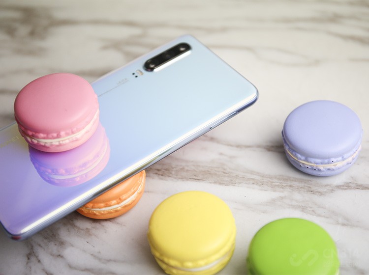 ��Ϊ�����ֻ��������ߣ���������Ϊ�����Ƴ³��£��ڶ���������Ȳ��֣���ΪP30ϵ�еĵ������춨�������ֻ���ӰȦ�����ߵ�λ����Ϊ�ܴ�һƬ�캣�ĵ׶��г�һ·ɱ�������������صĸ߶��г����û����Լ�ǿ����з�ʵ����