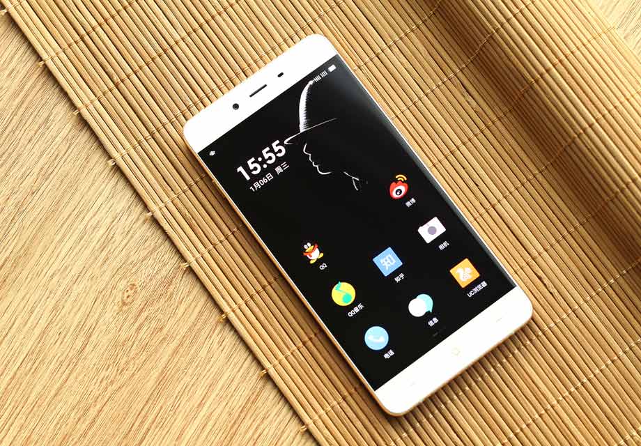 һ��X����Ļ������5Ӣ������Amoled����������Ļһ�������ĸ߶Աȶ��������ֵ���Ϊ���ԡ���ʵ�ʹ۸�������һ��X����Ļɫ����������Ϊ�ֺ�����