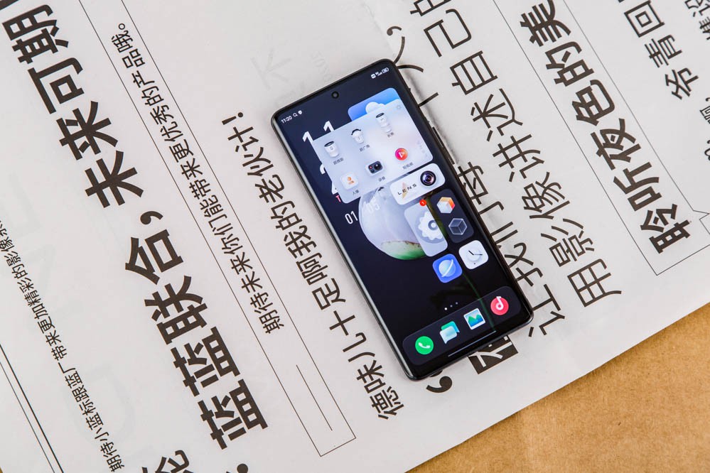 AMOLED ֧ 120Hz Ļˢʺ 240Hz Ĵزʣ10Ϸĸˢģʽõ˵õʿSGS ֤кΪ 7.5%