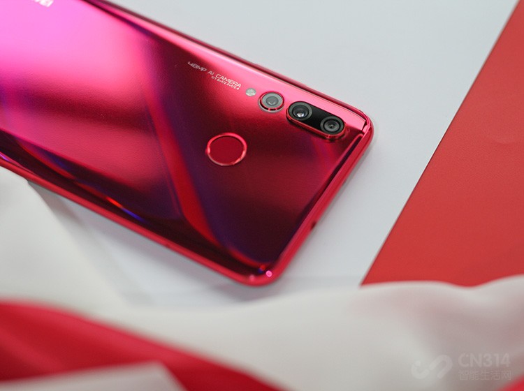 �����ϣ���Ϊ nova4�����˻�Ϊ����970оƬ��10nm�Ĺ����Ƴɴ���NPU��AI�ӳ֣��Ƶ������ۺϱ��ַǳ���ɫ��һ��оƬ������8GB��RAM�Լ�ȫ��������EMUI 9.0ϵͳ��������ȫ���õ���nova4�����ܱ������⡣