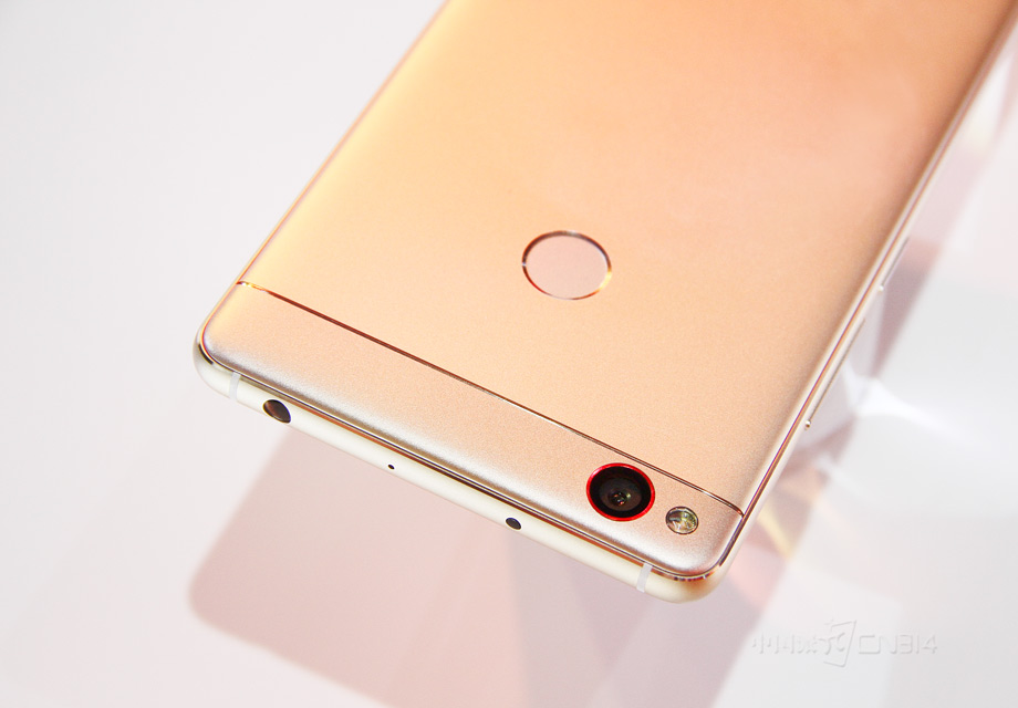 ��ѭ������Ŭ����Z11��ָ��ʶ��ģ��λ�ڻ������棬�������ĥɰ���գ����ײ���ָ�ƺۼ�������ȥ�ָ��൱������