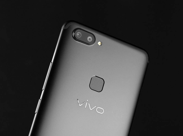 ������ͷ������λ�ڱ�������Ͻǣ��ʺ����Ų���������ͷΪ2��1200�����ؾ�ͷ������500�����ظ�����ͷ�����˿����ĳ��ܺõ�˫���黯Ч���⣬��֧����vivoȫ���Ƴ���vivoͼ��ħ����������������������⡢���⻷���µ��������������ԣ���X20ȫ�����ֻ�����ʹ������⻷���£�Ҳ�������ĳ�����Ҫ�����ա�