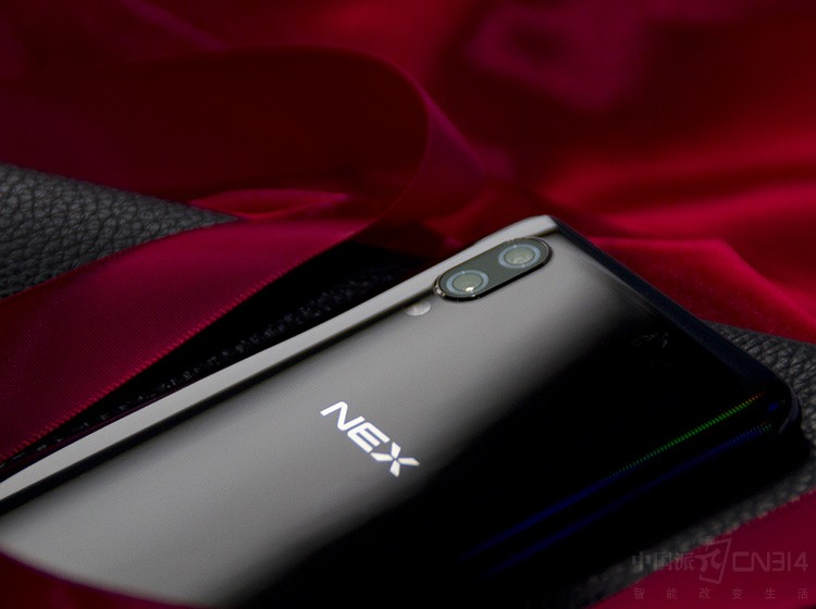 Ҳ���԰�NEX�����ǹ����콢�����±�ˡ���ӵǿ��ļ������������Ҿ������������Ķ������������������NEX���Ϊvivoߵ���콢�����ŵ�Կ�ס�