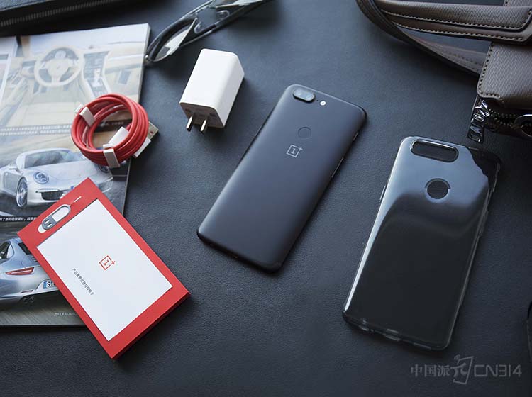 �������г��ͷ�������ߡ����롢����֤������������һ����TPU�����ֻ������ǡ�