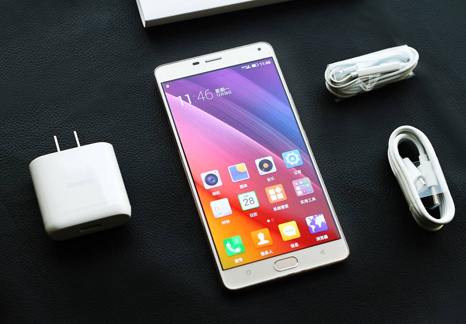 ���ֻ�����֮��i������һ�λ��������߿ض��������ͷ��USB Type-C�����ߡ�