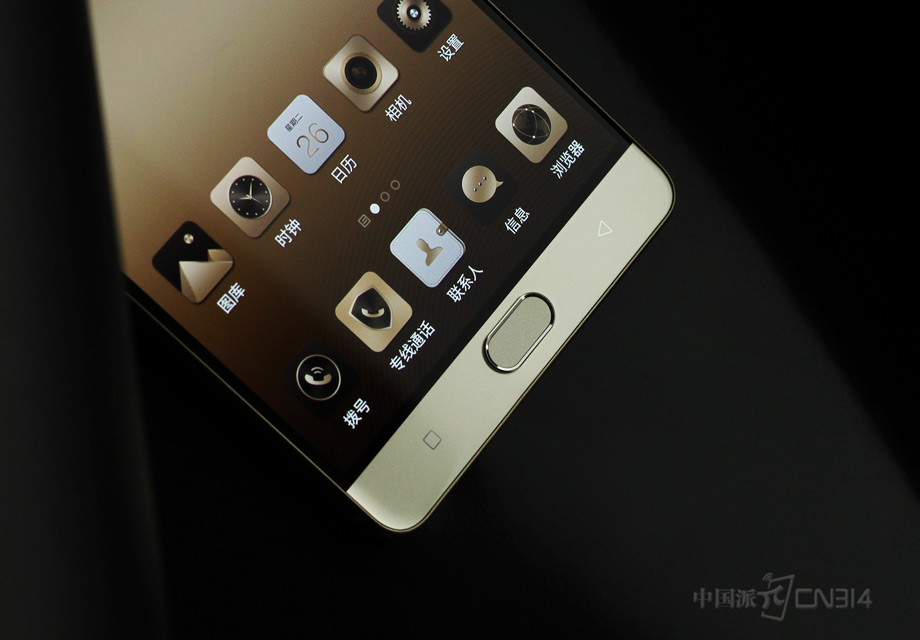 ����ײ�����һ��ʵ����ԲHome����Home����������Ϊ����ʽ�Ķ����񰴼��ͷ��ؼ����ǳ���ӹ��ʵ�õ���Ʒ��