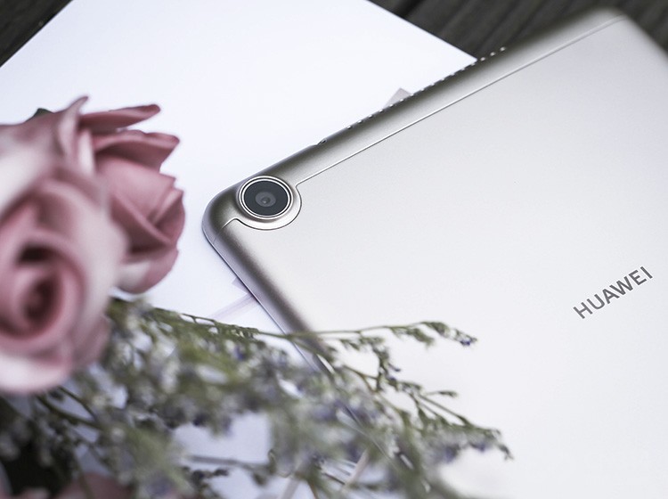 ����ͷ���֣���ͷ��Ȧ�ɴ�Բ������������Ȧ�����ţ�U�����и߹����ߣ�������ҫ�ۡ�