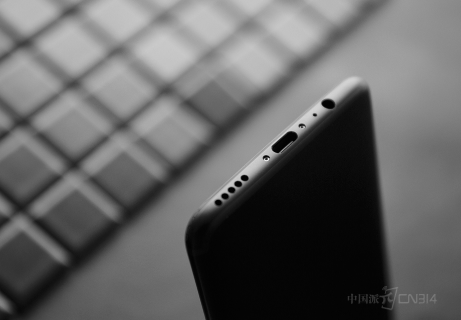 ��������������ɰ���գ�������˵�û����ʸ��ǱȽ�ͻ���ģ���֮ǰ��һ���ֻ�����������