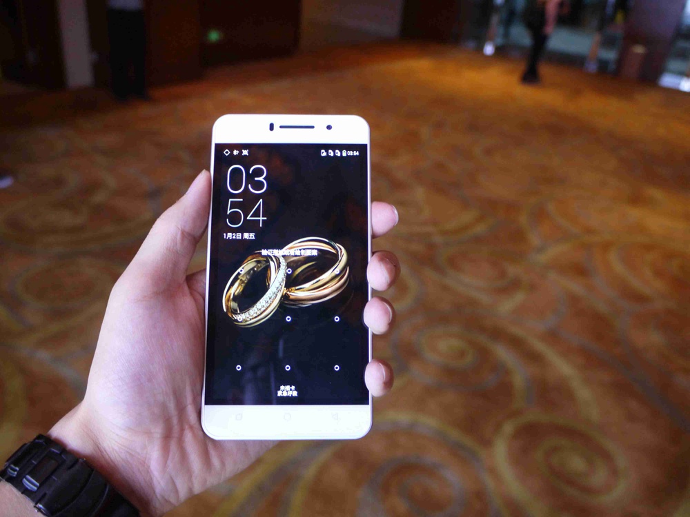 Сi Max�Ǵ�ǰСi�������棬������Сi����۹���