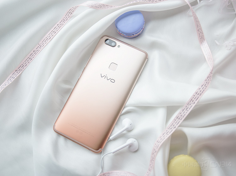 ���ǡ�����˽ڵļ���������������͸�Ů����һ���ֻ��������ɫһ�����������Եġ�