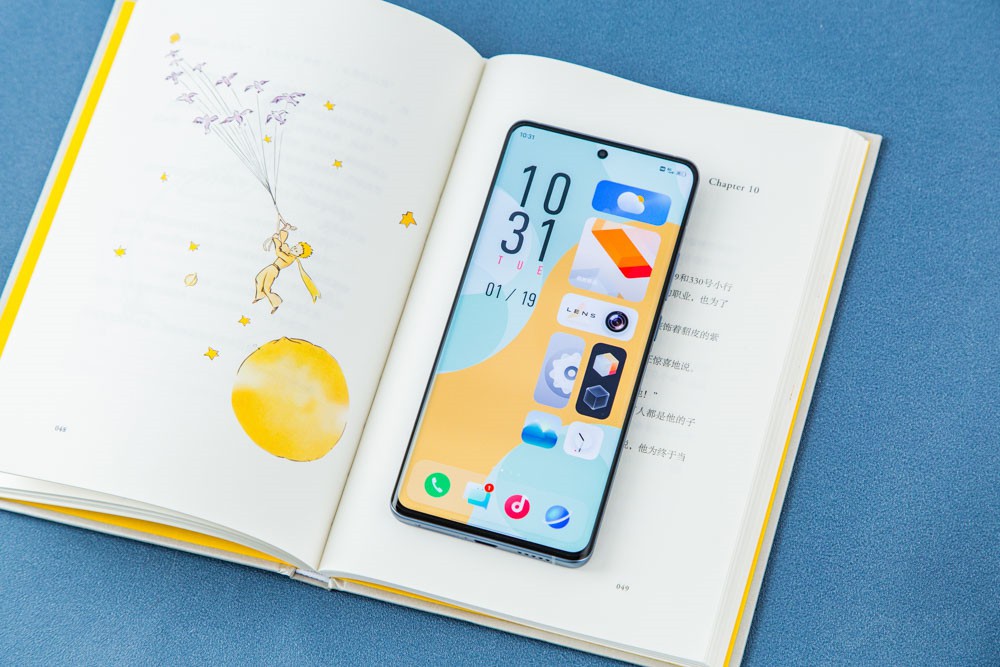 ȹһֻĻΪ6.56ӢAMOLED 3DE3ϣʾɫʺʹֱΪ2376*1080ֵ1300nitԱȶȿɴ6000000:1ˢĿǰ콢ֻϸΪ120Hzûṩʹ飬ԲƷҲ콢Ķλ