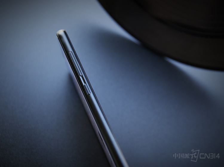 �������͵�Դ����е��ʮ�㣬�п������ߵĶβ�����ϸ������0.1mm���û���N6 Pro��ÿһ�νӴ���������覡�