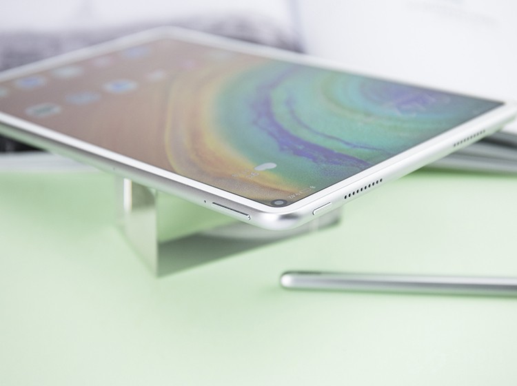 ��Դ������������Type��C��ڰ�������ѧ���λ�ڻ����߿����ۺᡢ����ʹ�ö������ɴ�����