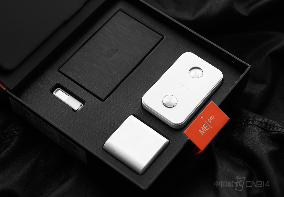 ��ɫ�汾���ɫ������Ų�ͬ�ķ�񣬵��������˵��ŵ����Ѫͳ�����ͬʱ����Ҳ��Ϊ��ɫ�档