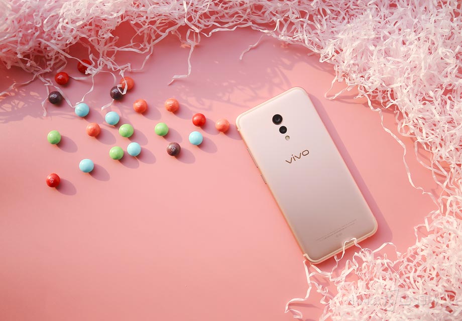 �û������ĺ�����п����һ����ͼ���������ĥɰ���գ��ָ�ϸ��˳�������������������п�λ�ã��Ľ�Ϊ񷶥ʽU����ƣ����Ƚ�Ϊ1.8mm�����зǳ��õ�һ��С�