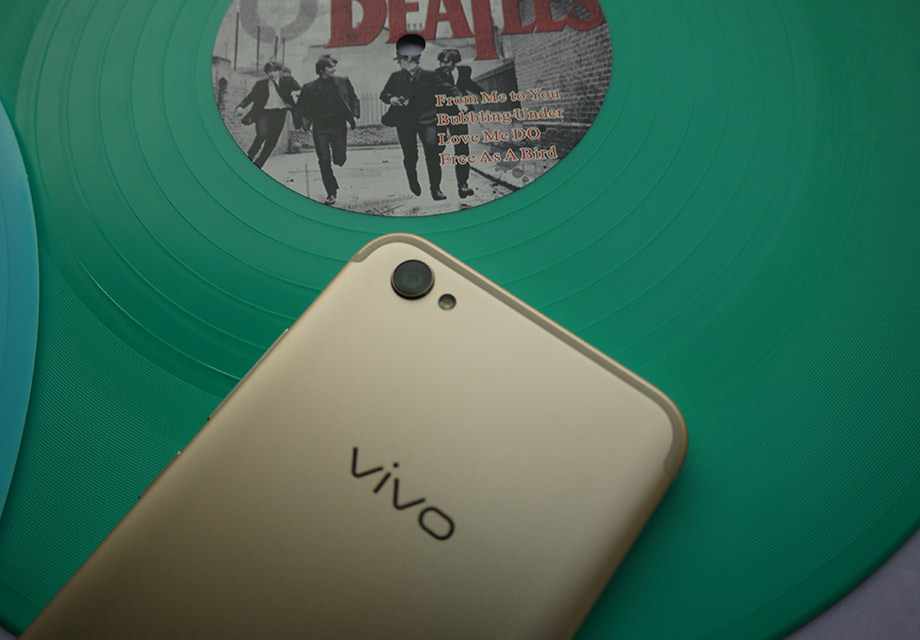 vivo X9��������ͷ��������1600�����أ����Կ���vivo��ȫ���������Ĺ��ܵ�ͬʱ��û�к��Ժ������յ�������