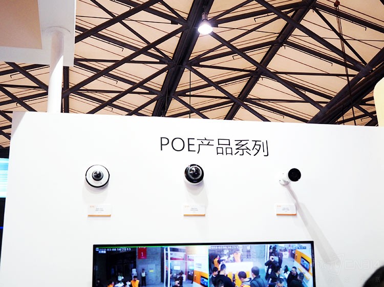 POE��Ʒ��ͨ������ͷ�ü��е�һ��һ����������֮�С�