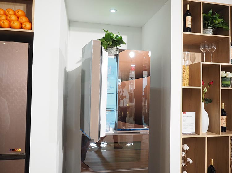 �����AAT���ܳ���ϵͳ���ܹ�����ȥ�������е�ϸ���������ʴﵽ91.17%��Ϊ�û��������ӽྻ��ʹ�����顣