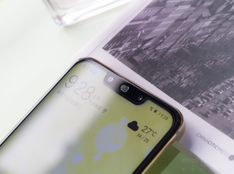 ǰ������ͷ������2400������+200�����صĸ���˫�㣬���ӳ�ɫ��AI���������˸��õĳ���ʶ�𡢲��������Լ��߽����ռ���������һ�ľ��Ǻ���Ƭ��