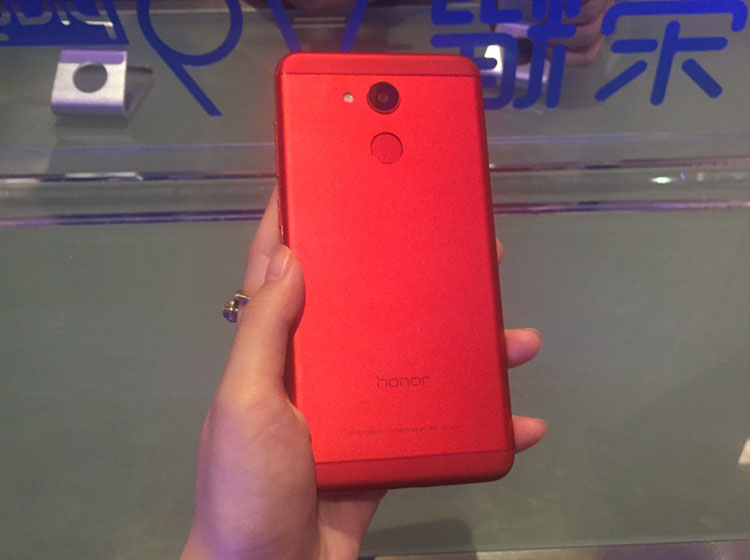 ��Ϊһ����������ֵ�������ֻ���Ʒ����ҫV9 play���ճָзǳ���������ҷǳ����ۣ������ܹ��ܵ��ڶ������û���ϲ����