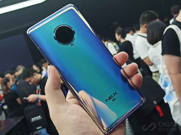 ǰ׶Ϥᡢ׶صȶ5GнеУNEX 3 5G˺ܰ٣ȶ5Gʵֺʹٶȿûӵ൱5G飬NEX 3 5GķҲvivoδлøȷƣ5Gǿ󵰸⣬˭ռλ˭ֵܷࡣ