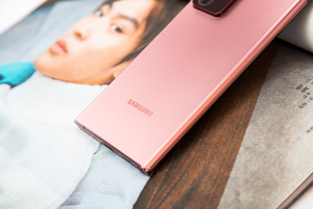 ���÷��棬����Note20 Ultra��������865 Plus�����������������865�������A77����Ƶ��2.84Hz������3.10Ghz��GPU��ƵҲ��587MHz������650MHz����ϵͳ�����Ժ����ܱ�������һ���Ľ�����