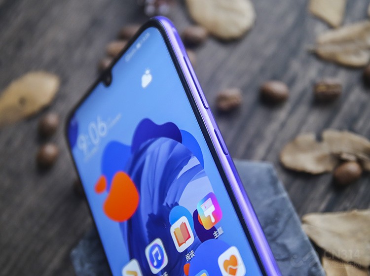 ���������Ϊ�ᱡ��7.33m����Լ�171g�������ճ��ָ��ޱ���ӯ���п��������ʯ�и�ս��д�ĥ��Բ��˳��֮��ȴ�ִ���һ���������������и�Ϊ���ʡ�