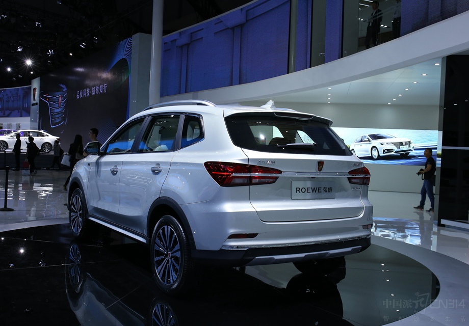 �������봫ͳ���Ͱ汾�������ڵ��ѱ���ť�������͹�Գ����ĿƼ��С�