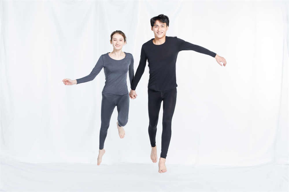 ѩ���ڡ������̡���˵�����������˴��컹��Զ�𣿡�������һ��ʫ�ƺ��������Ϻ����˶���ĺ��䣬��ʼ�ڴ�����ů�Ĵ��죬���º��Ķ������ܴ�ů���������ʡ�����ʵ�ǣ���ι����ǰ���������ǰ��һ�����⡣�ְ����赽�˶������ǻ�ߴ����Ǵ��Ϻ���������㣬���洩�˲ŷ����Ǽ�ֱ��һ���������������������˵ģ���Ϊ�����и�������ů��Warm+������ů�¿���ѡ��