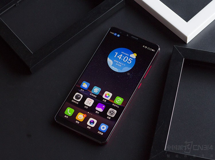 ����������360�ֻ�N7 Pro��ȫ��������18��9��������������ƣ��ֱ���Ϊ2160*1080���أ���ռ�ȸߴ�86%����ʾЧ���ǳ���ɫ��