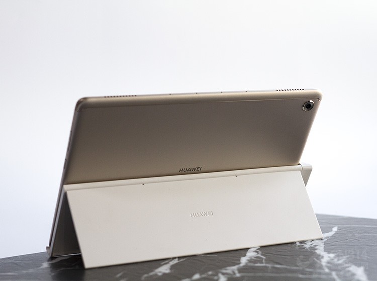 ���ڼ����������������֣���ֻ��Ҫ��������ָ���ʵ�ֶ����֡���Ӱ����Ƶͨ���ȹ��ܵĿ��ƣ����ò���Ϥ�����Ʒ�������Լ�С��Ҳ������ʹ������