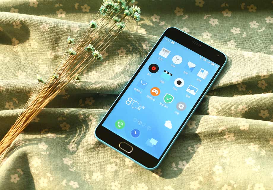 ����Note2���������һ��5.5��1080p�ֱ��ʵ���Ļ��ʹ��GFFȫ���ϼ�������Ļ��ʾ����ͨ͸��ʮ�㣬������������