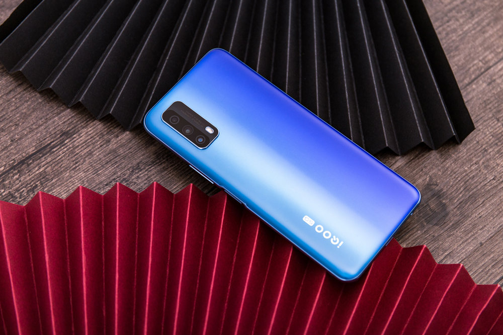 iQOO Z1xɫͼƬչʾǺεںɫʴϲõҽɫƣֻڹ߱任ܹչֳɫǳ仯