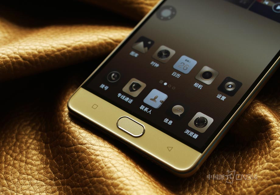 ����ײ�����һ��ʵ����ԲHome����Home����������Ϊ����ʽ�Ķ����񰴼��ͷ��ؼ��������Ƕ԰ɣ�