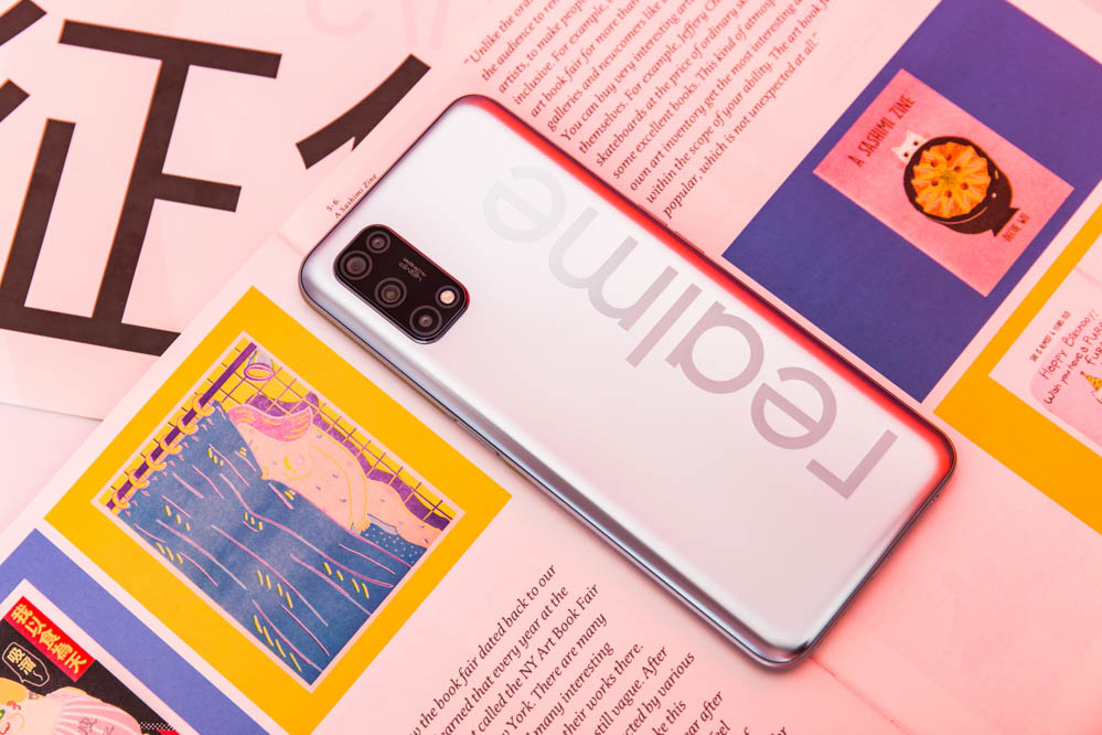 ۸棬V5汾׷۷ֱΪ1499Ԫ6GB+128GB1899Ԫ8GB+128GBrealmeһΪ6GB汾ʱԽԤԼյգвԤԼûٻ100ԪĲռ۸Ϊ1399Ԫ