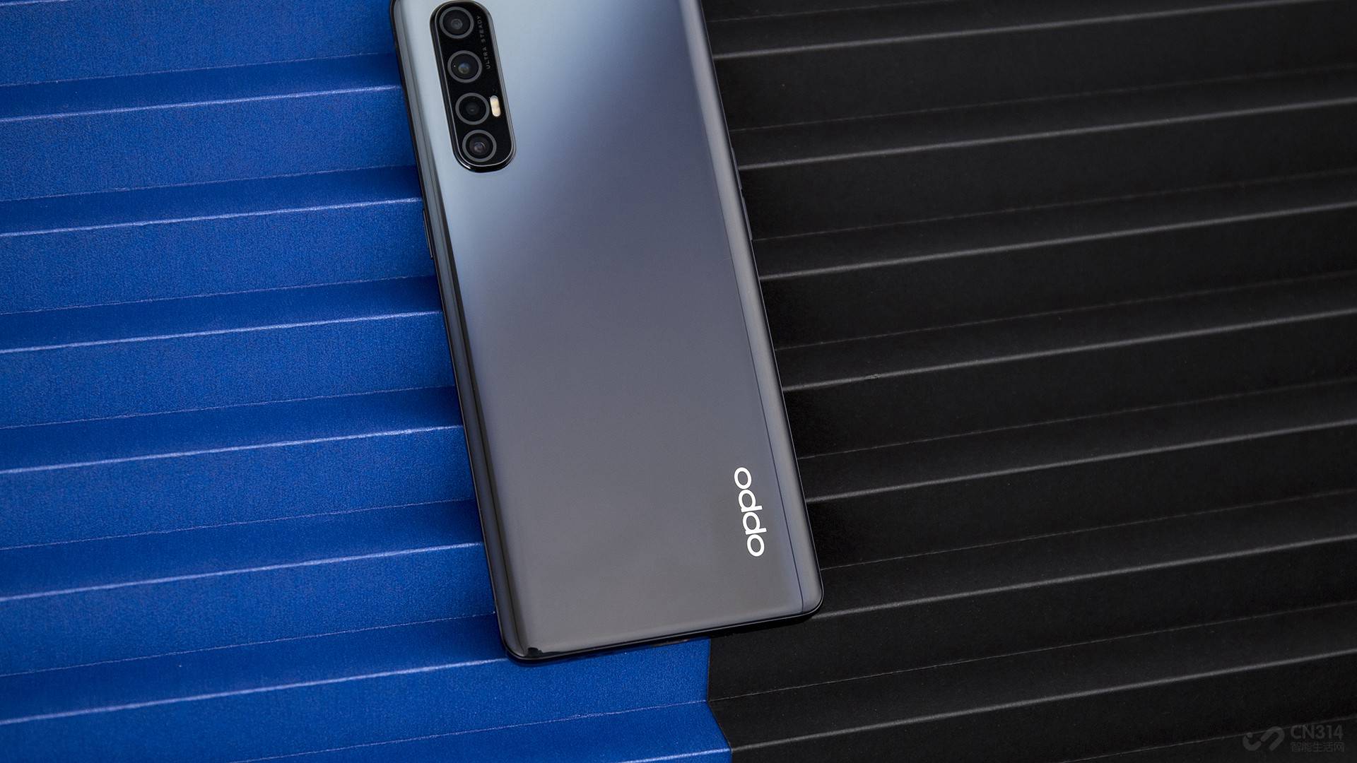 OPPO Reno3 Pro������������ֱ�Ϊ4800���������㡢800�����س���ǡ�1300�����س����Լ�200�����صĺڰ׾�ͷ����Ҳ�ǵ�ǰ�콢�����ϵġ���׼���á��ˣ�����������Լ������񡢹��ܵ�����ͷ���ܹ����û���ƽʱ�ڸ���ĳ���������ʹ�á�