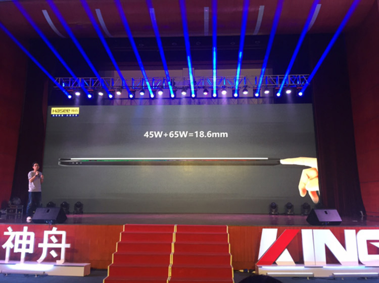 С���ģ������ݡ�T97�����ᱡ����18.6mm��ͬʱ�䱸��15.6��������72%ɫ��IPS����ɫ������Ч�����ӳ��ڡ�