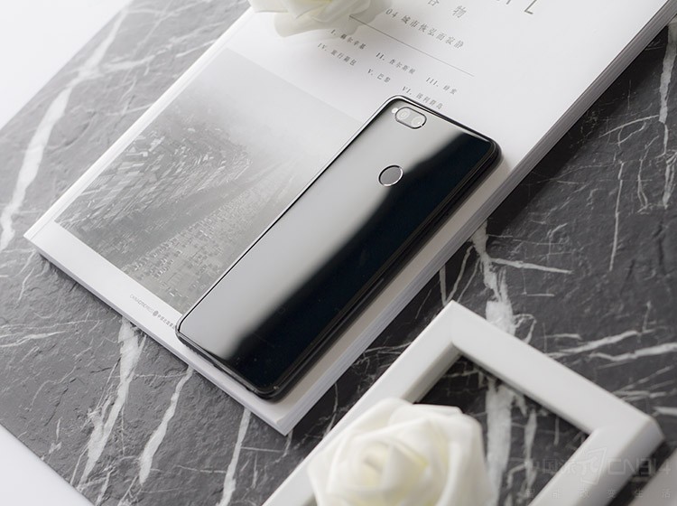 360�ֻ�N7 Lite ������ȫ�� AI �������֡�AI ���ܾۺ�ҳ����Ϸ������3.0���Լ� AI ���ܷ�����¹��ܣ�����������ֻ���ʵ���Ժ���Ϸ�ԡ�