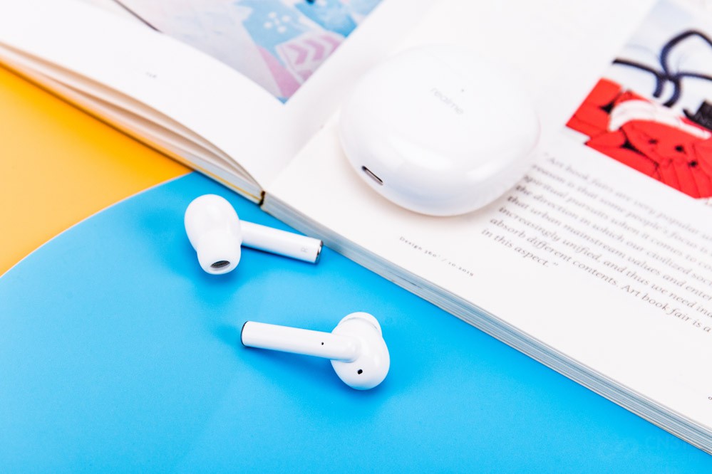 �����ڽ�Щ��ķ�չ�൱Ѹ�٣����ߵ������������ٵ��������������ߣ�ʹ������Խ��Խ��ݣ�������Խ��Խǿ��ǰ����realme�ʹ�����һ��realme ���� Buds Air Pro���ۼ۽�499Ԫ��Ҫ������������TWS����������˺ܶ࣬������ơ����ʡ�����ˮƽ���ܳ�ɫ����������Щͻ������ɫ�أ�����ͨ��һ��ͼ���˽�һ�°ɣ�