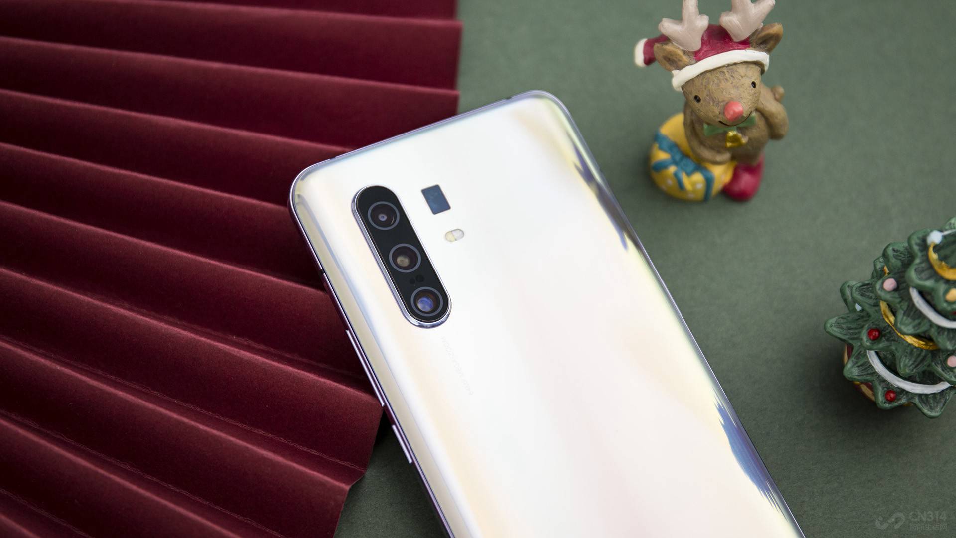 ���ڴˣ�X30ϵ�д����˳�������ģʽ�����������ĳ�ͬʱӵ�д�����������ҹ������Ƭ����������֮�¸����ľ�ɫ�����ڴˣ�X30ϵ�д����˳�������ģʽ�����������ĳ�ͬʱӵ�д�����������ҹ������Ƭ����������֮�¸����ľ�ɫ��